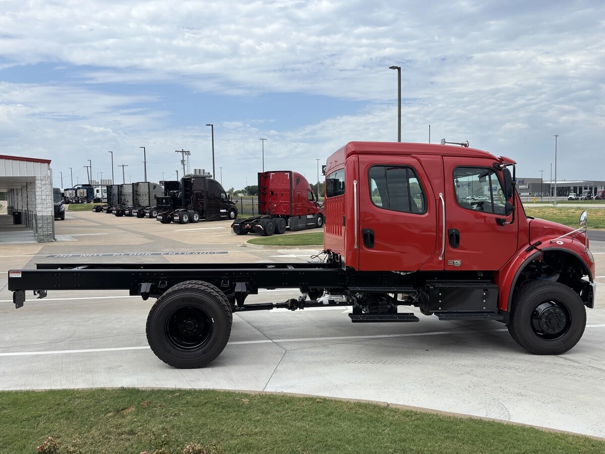 2027 Freightliner M2 106 — photo 6