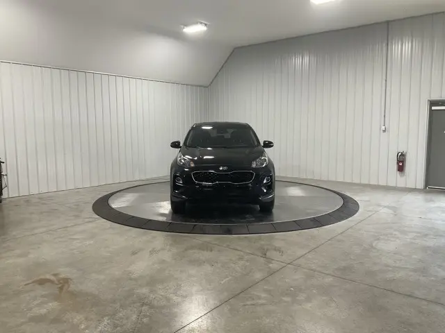 Used 2020 Kia Sportage LX with VIN KNDPMCAC6L7822830 for sale in Roanoke, IN