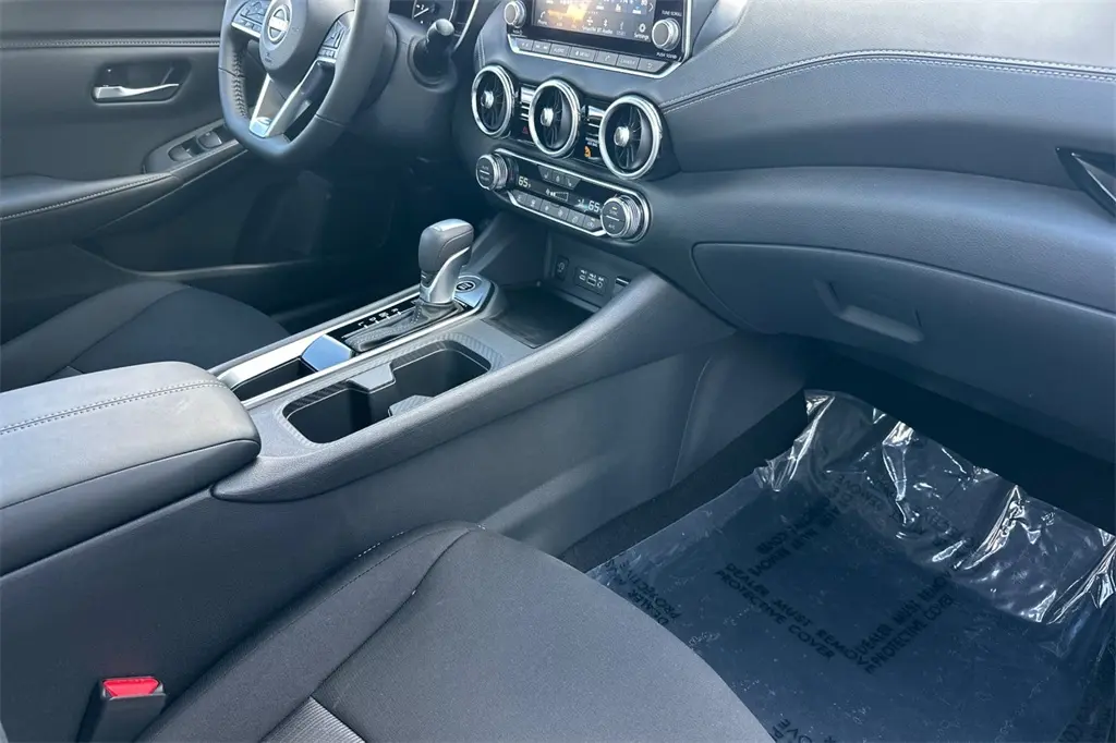 2025 Nissan Sentra SV photo 15