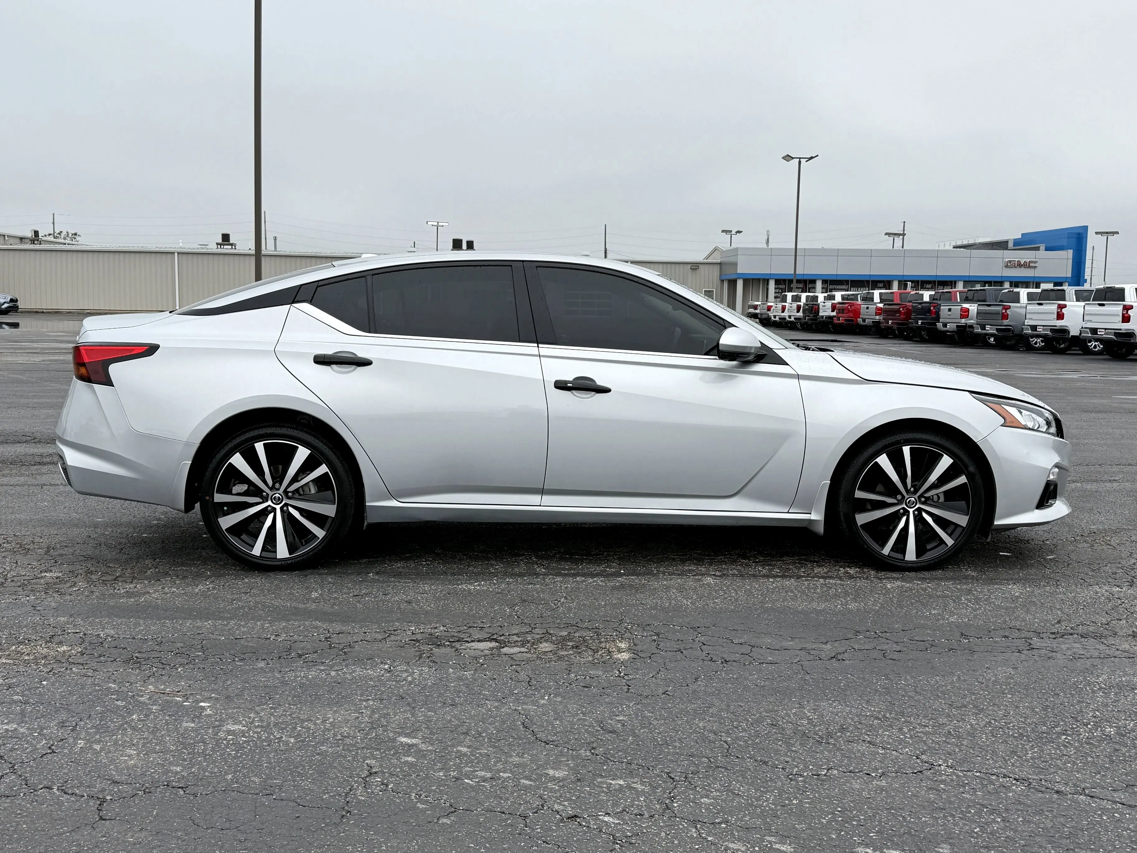 2022 Nissan Altima 2.5 Platinum photo 2
