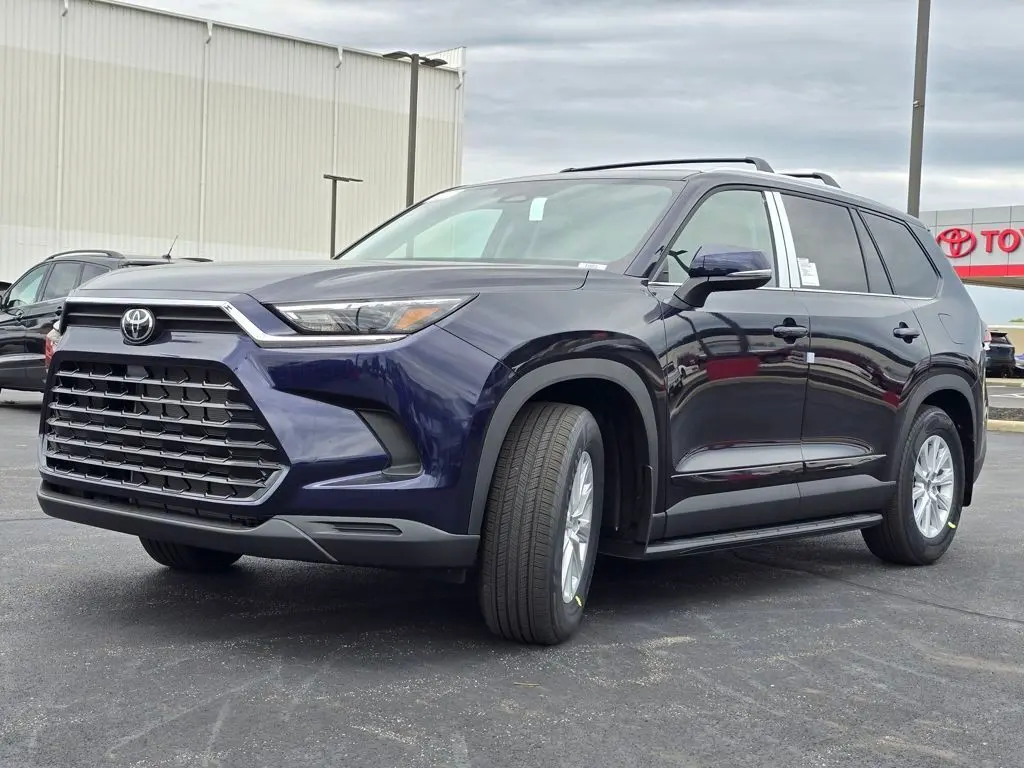 2025 Toyota Grand Highlander XLE photo 10