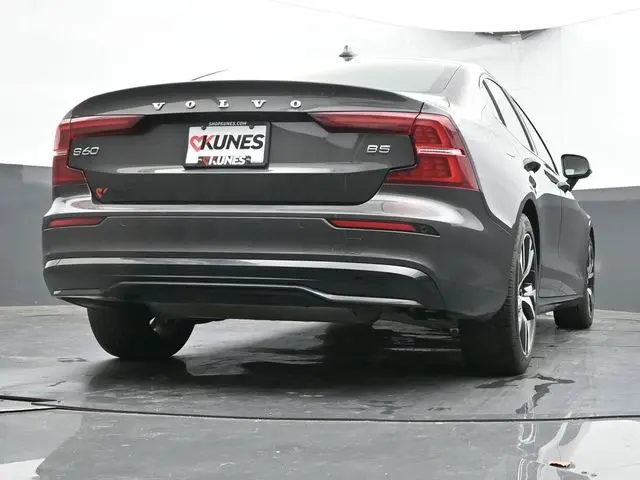 2024 Volvo S60 B5 Core photo 35