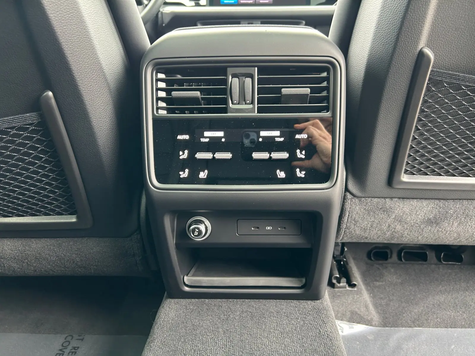 2025 Porsche Cayenne Coupe Base photo 18