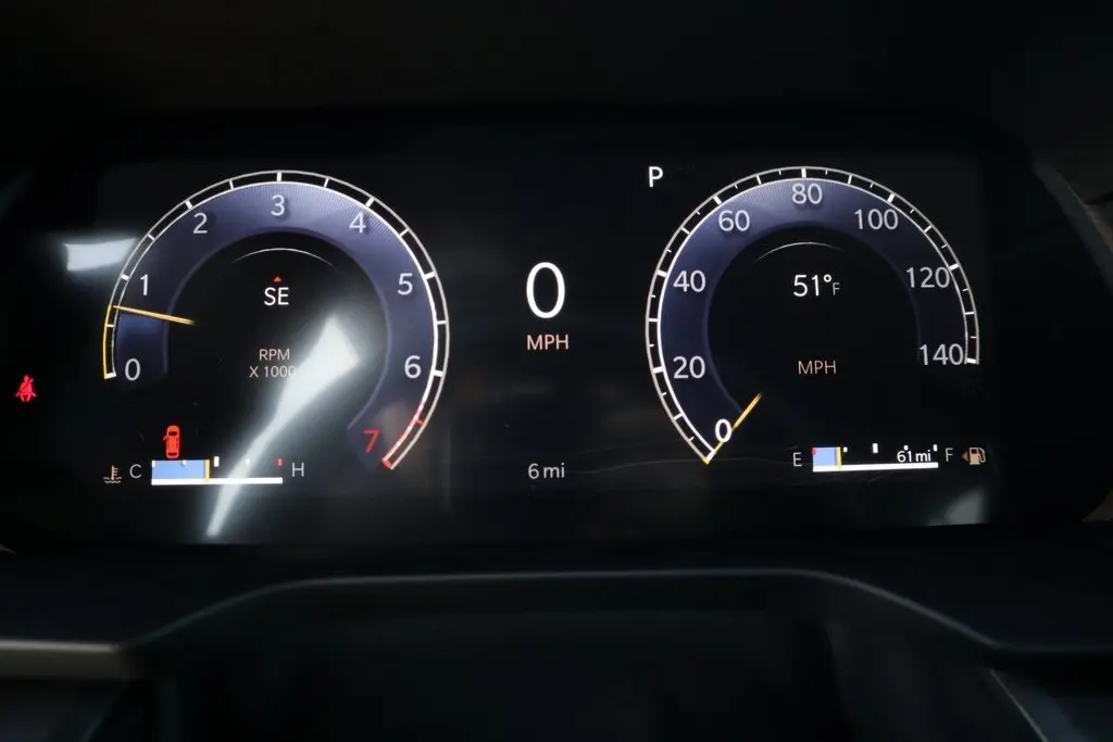 2025 Jeep Grand Cherokee Overland photo 4