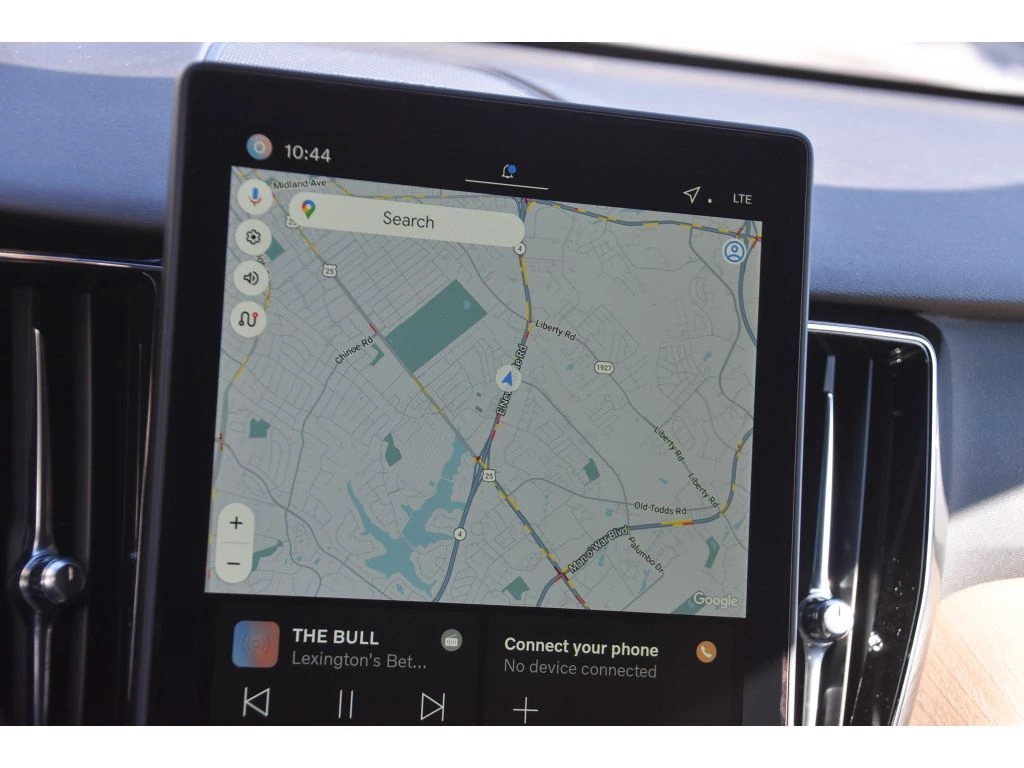 2026 Volvo - image 20