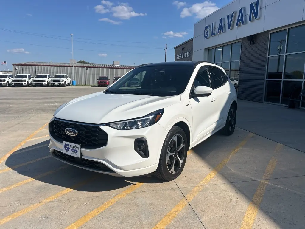 2023 Ford Escape ST-Line Select photo 7