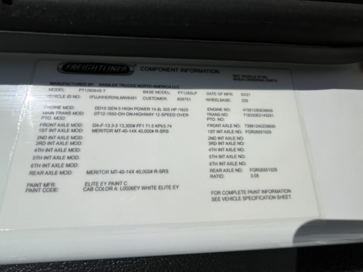 2022 Freightliner Cascadia - image 18