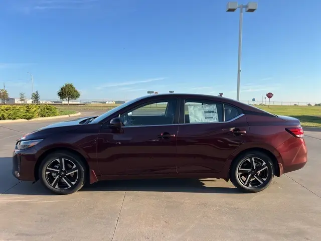 2025 Nissan Sentra SV photo 4