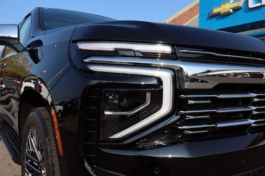2025 Chevrolet Tahoe Premier photo 4