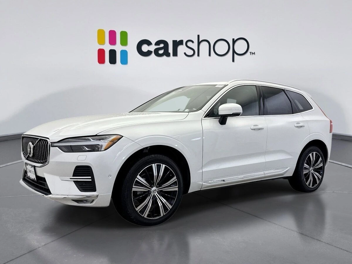 2023 Volvo XC60 Plus's photo