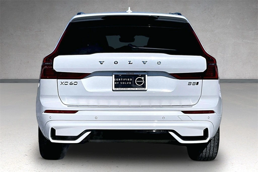 2026 Volvo - image 5