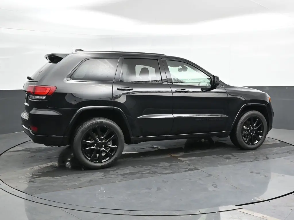 2019 Jeep Grand Cherokee Altitude photo 2