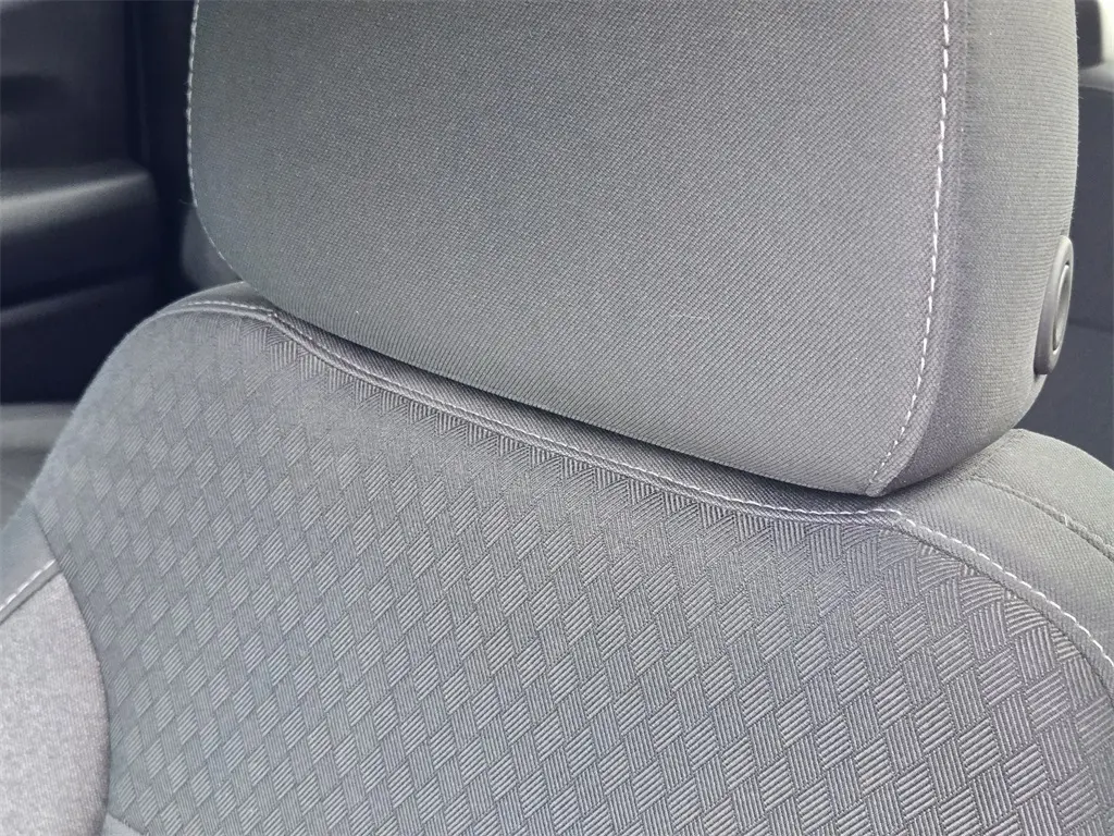 2021 Chevrolet Silverado 1500 LT photo 14