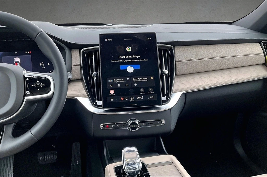 2026 Volvo - image 6