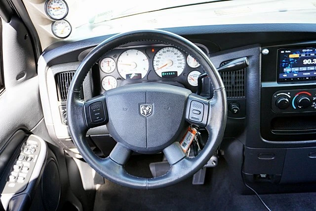 2005 Dodge Ram 3500 Pickup SLT - Photo 28