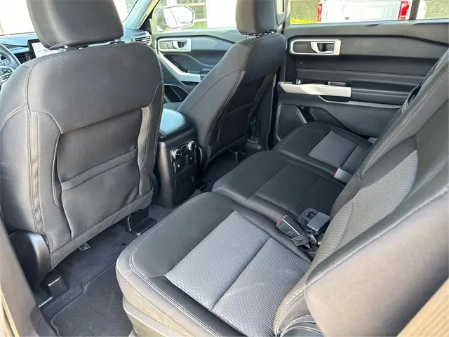 2022 Ford Explorer XLT photo 9