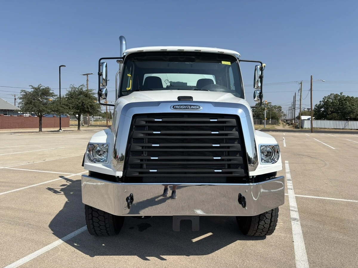 2027 Freightliner 114SD — photo 8