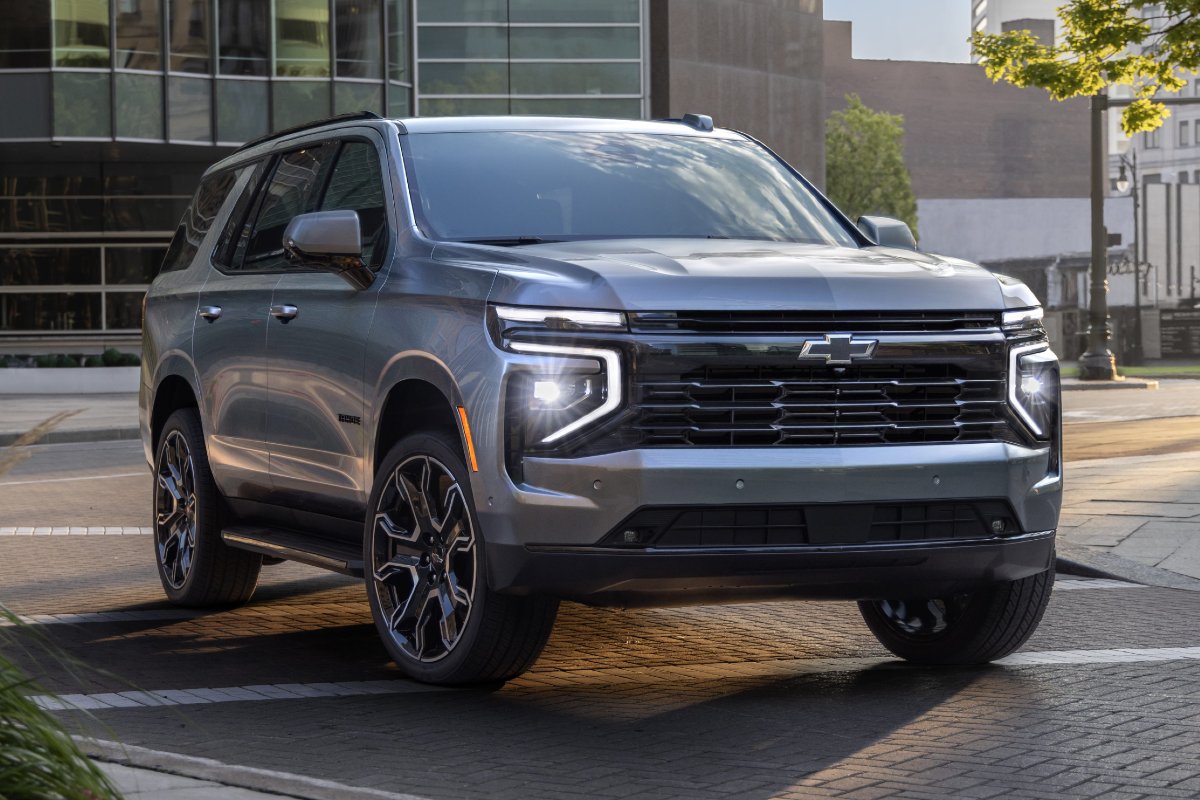 2025 Chevrolet Tahoe Exterior Passenger Side Front Angle