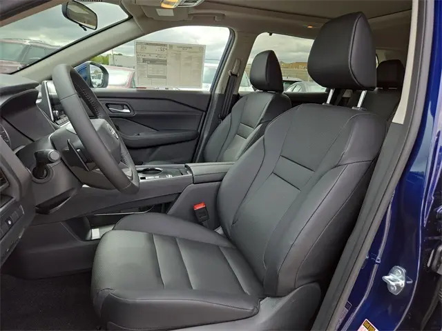 2026 Nissan Rogue SV photo 8