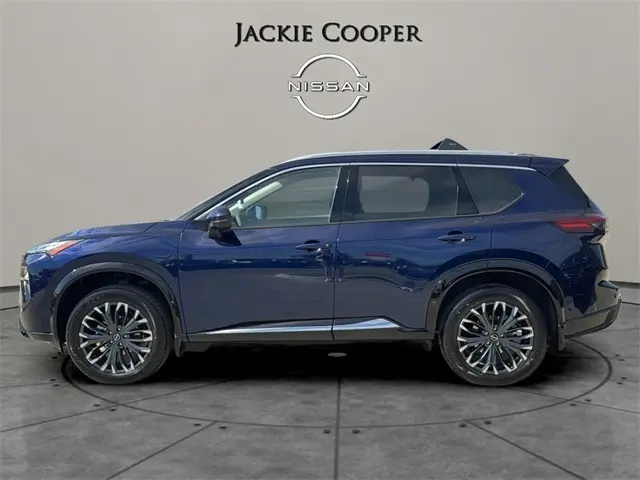 2026 Nissan Rogue Platinum photo 2