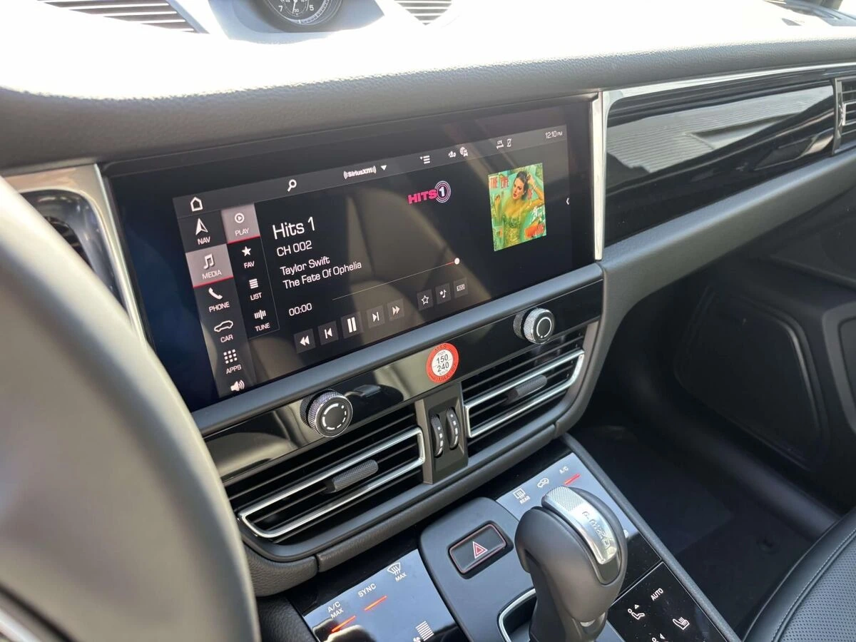 2026 Porsche Macan Base - Photo 31