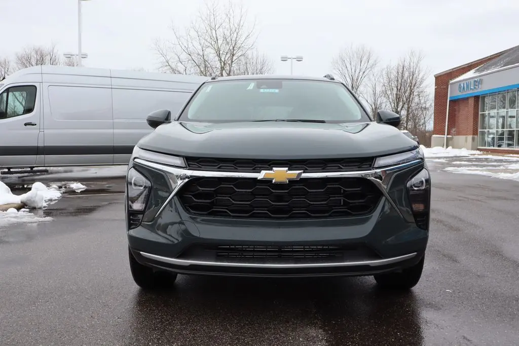 2026 Chevrolet Trax LT photo 3