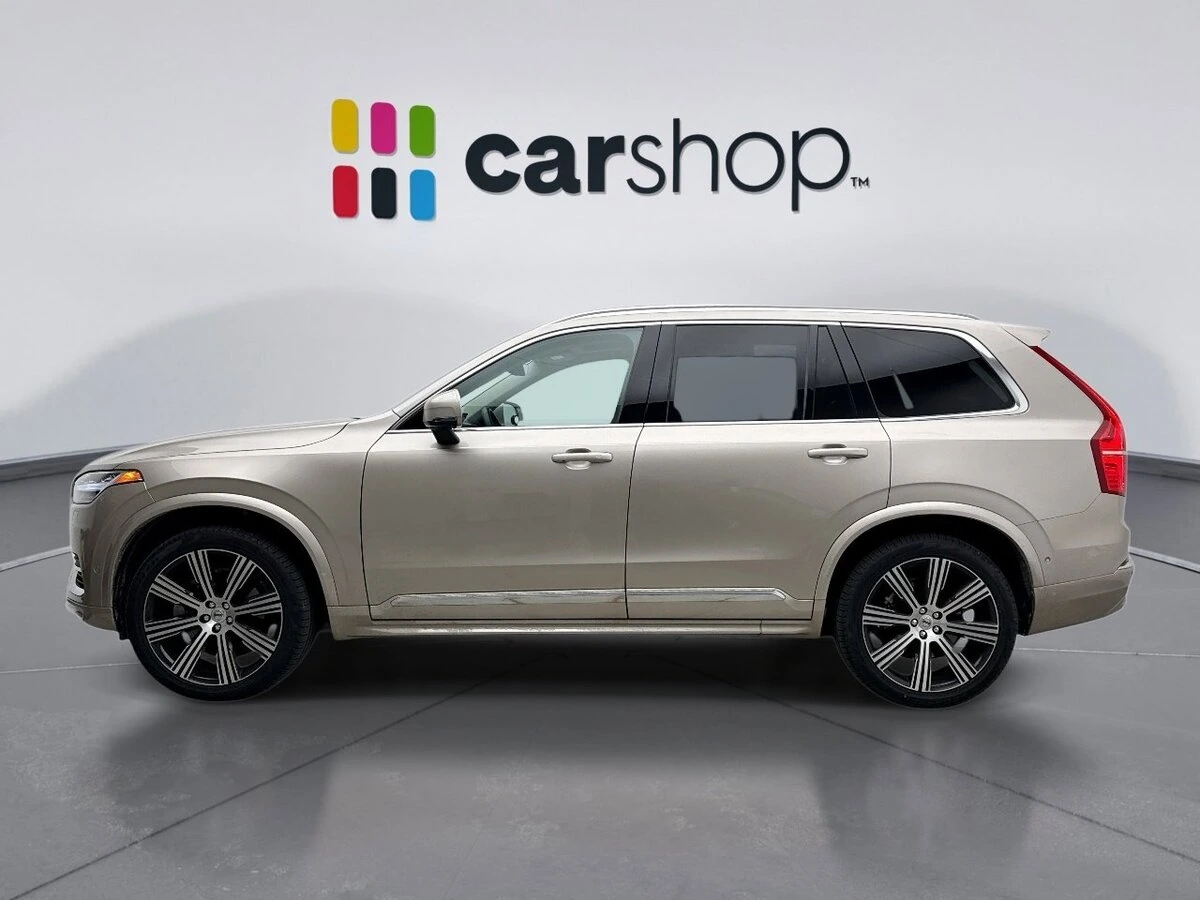 2023 Volvo - image 2