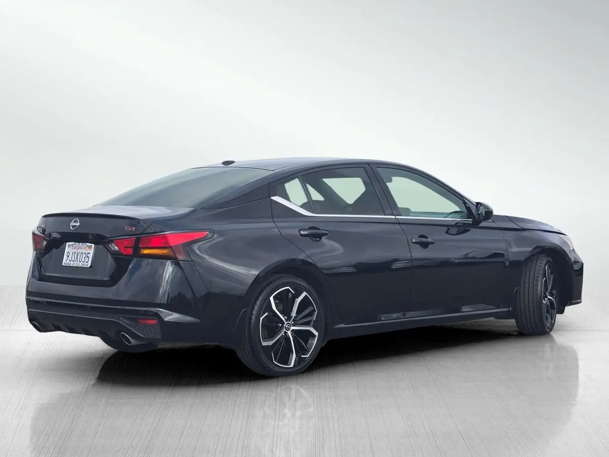 2024 Nissan Altima 2.5 SR photo 4
