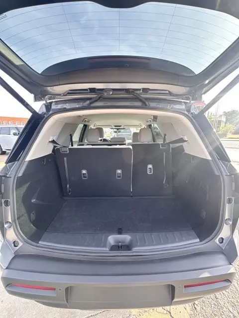 2025 Nissan Pathfinder SV photo 4