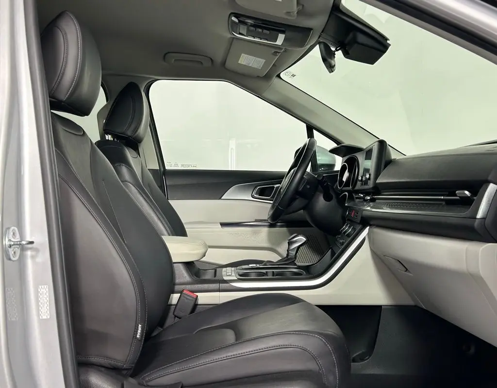 2022 Kia Carnival LXS photo 10