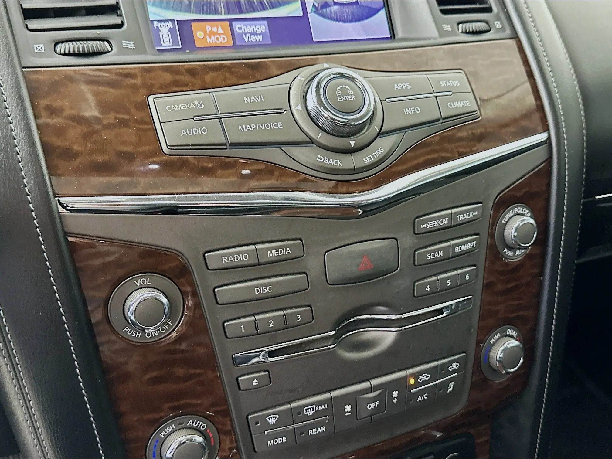 2020 Nissan Armada Platinum photo 29