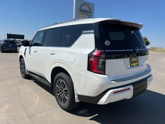 2026 Nissan Armada SL photo 5
