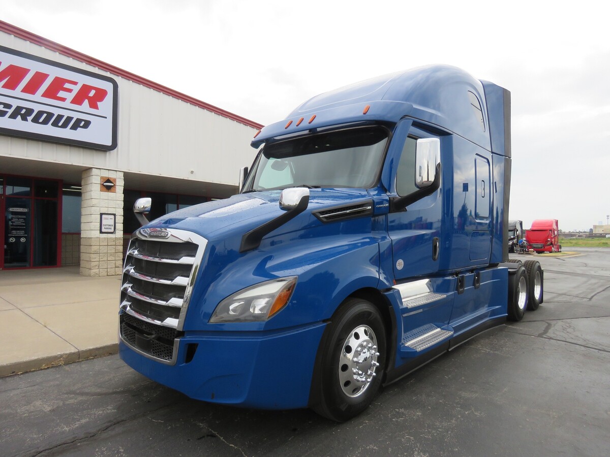 2023 FREIGHTLINER Cascadia