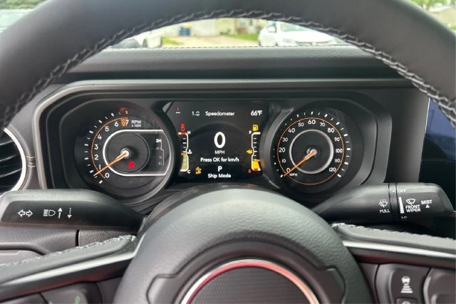 2026 Jeep Gladiator Sahara - Photo 16