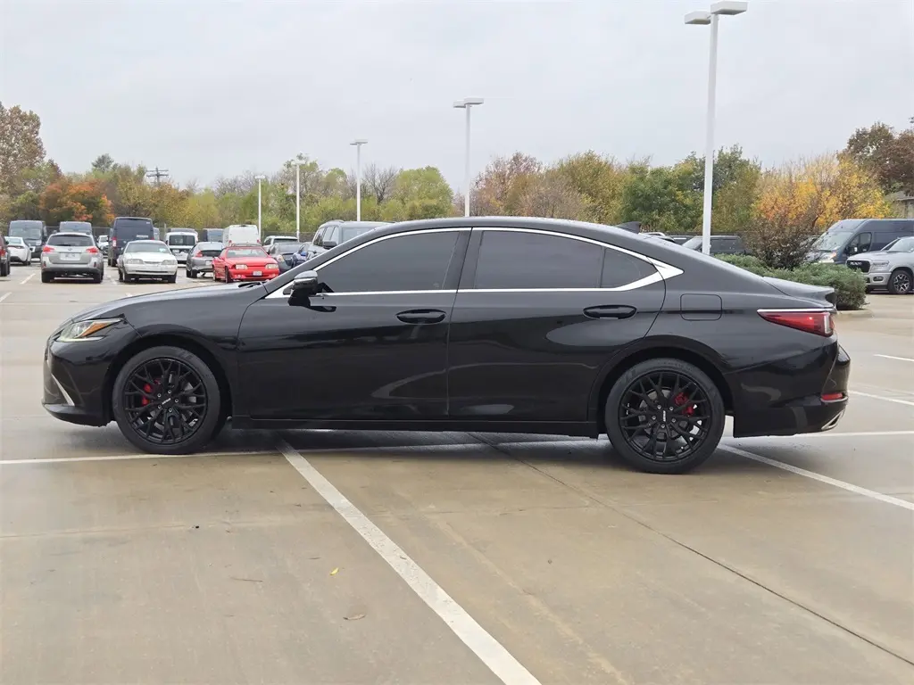 2019 Lexus ES 350 photo 4