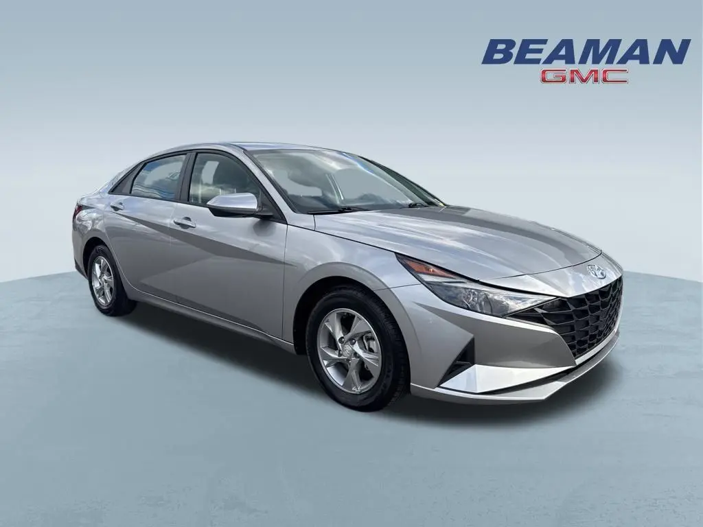 2023 Hyundai Elantra SE