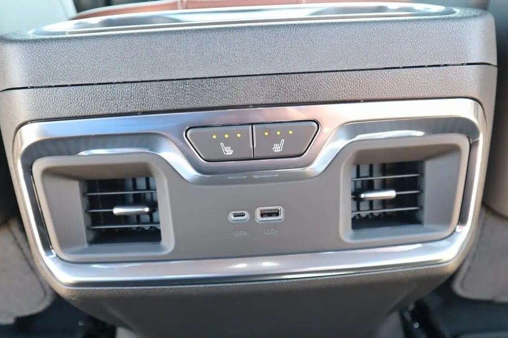 2026 Gmc Sierra 1500 Denali Ultimate photo 14