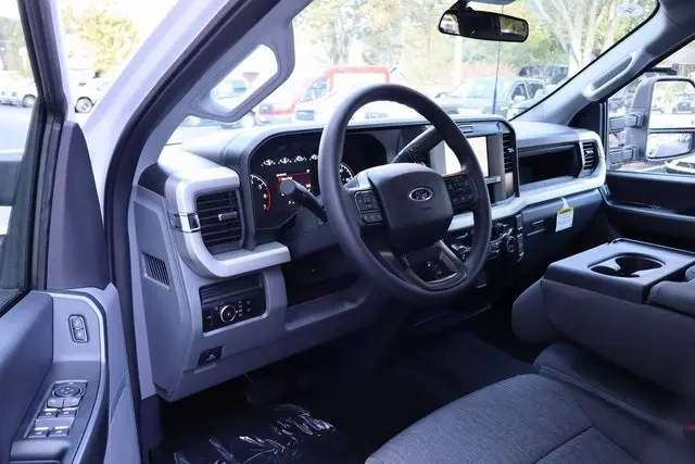 2026 Ford F-350 photo 4
