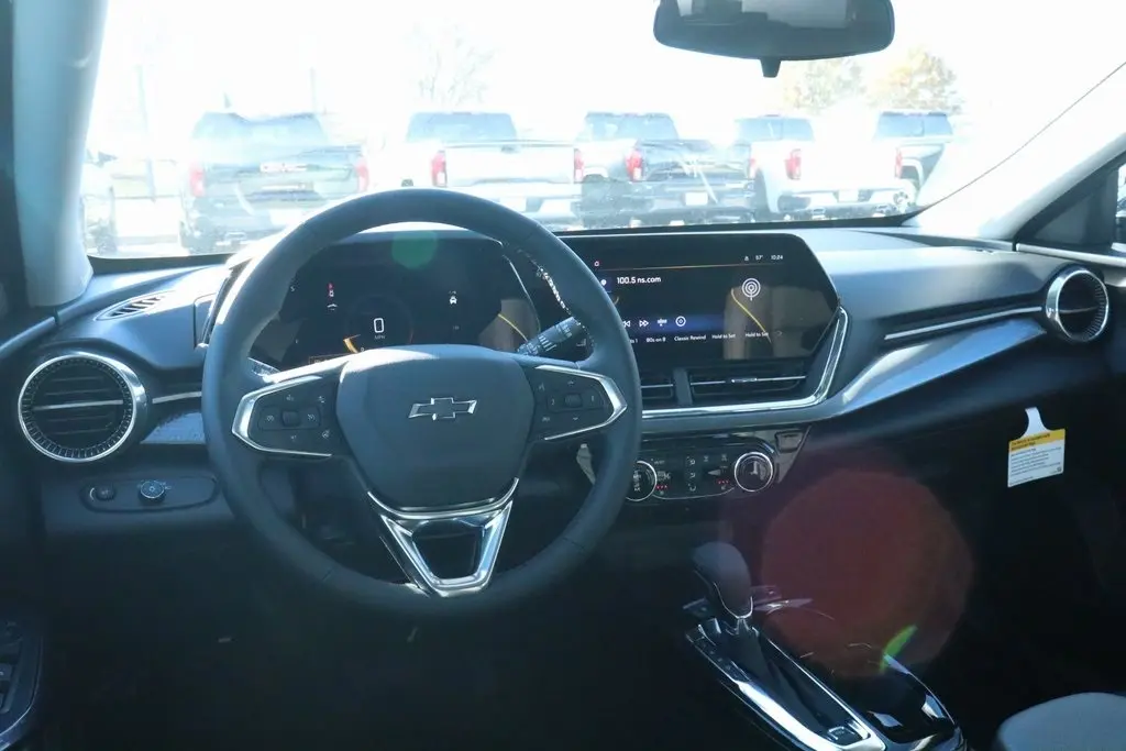 2026 Chevrolet Trax ACTIV photo 2