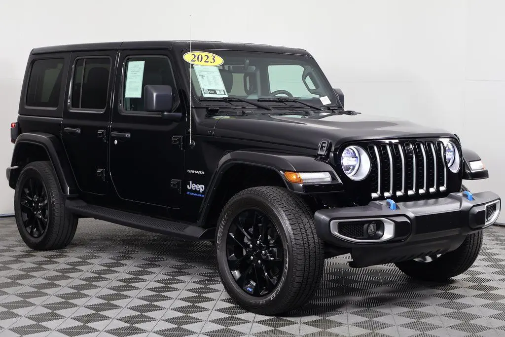 2023 Jeep Wrangler Sahara 4xe photo 3