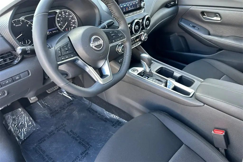 2025 Nissan Sentra SV photo 10