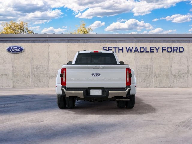 2027 Ford — photo 5