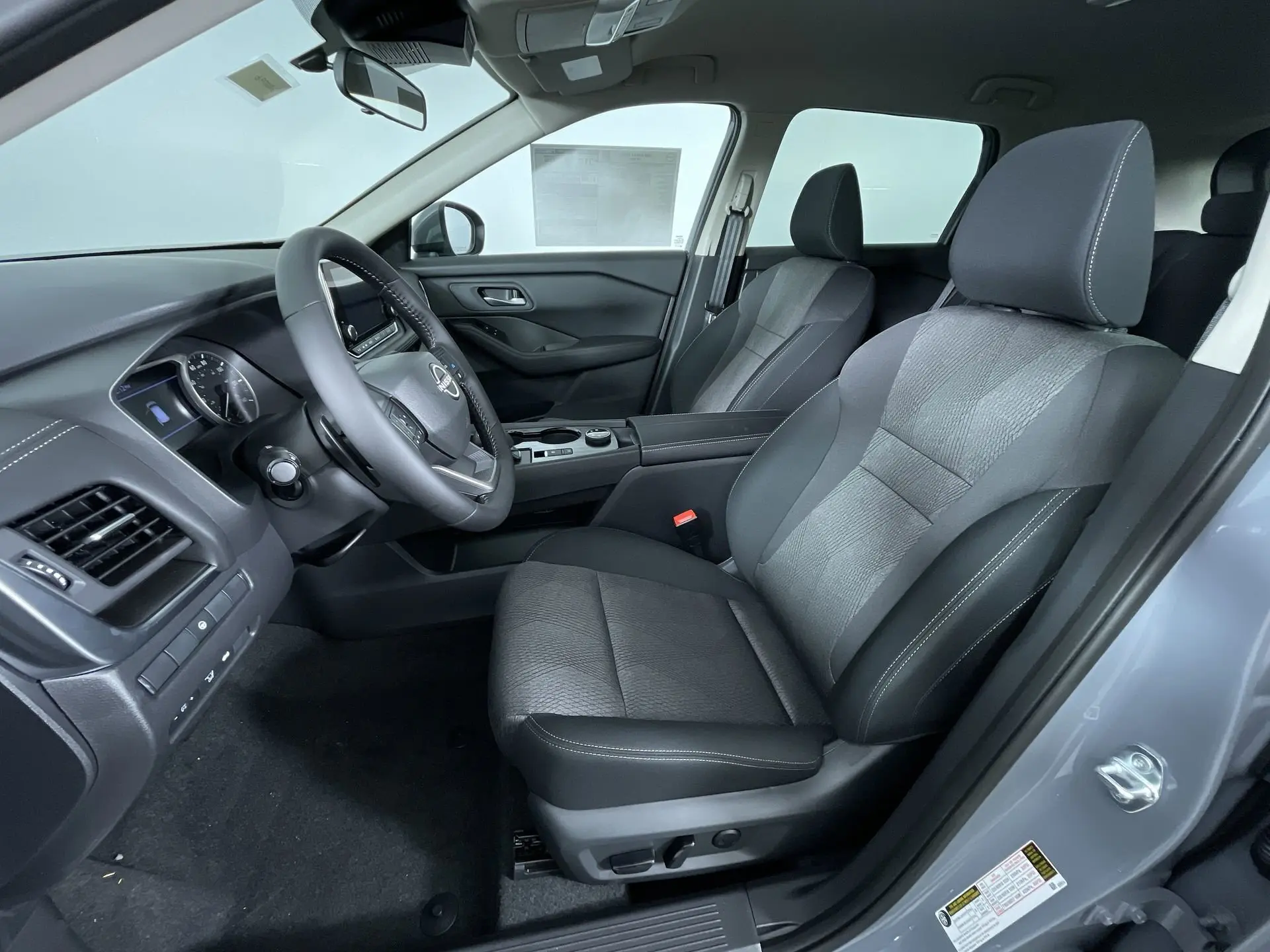 2026 Nissan Rogue SV photo 13