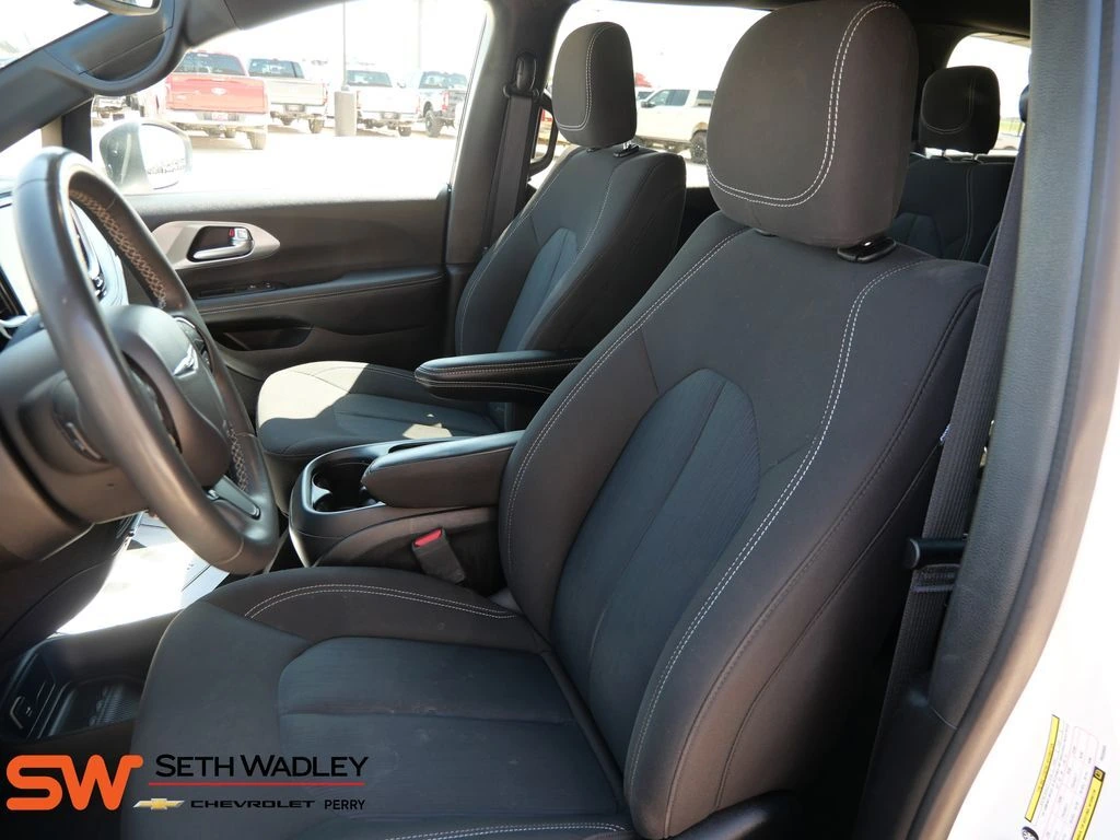 2023 Chrysler Pacifica Touring - Photo 18