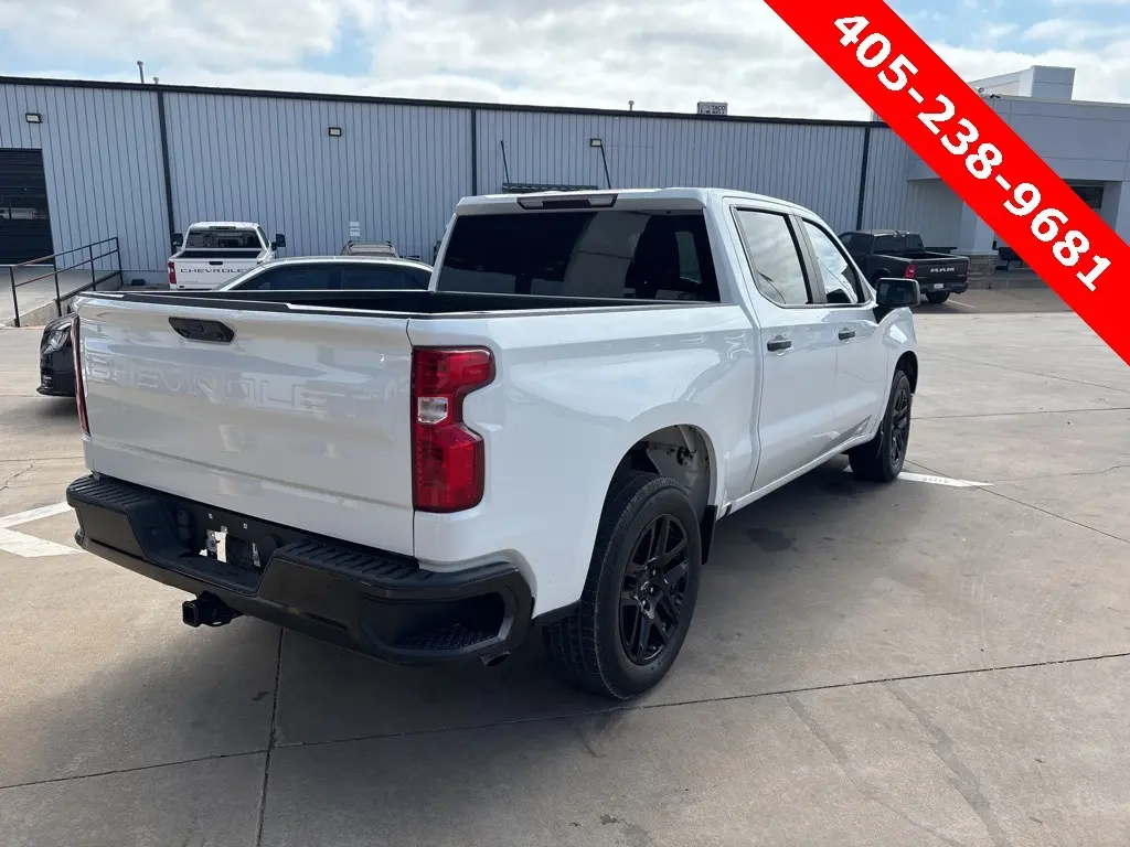 2022 Chevrolet Silverado 1500 Custom photo 2