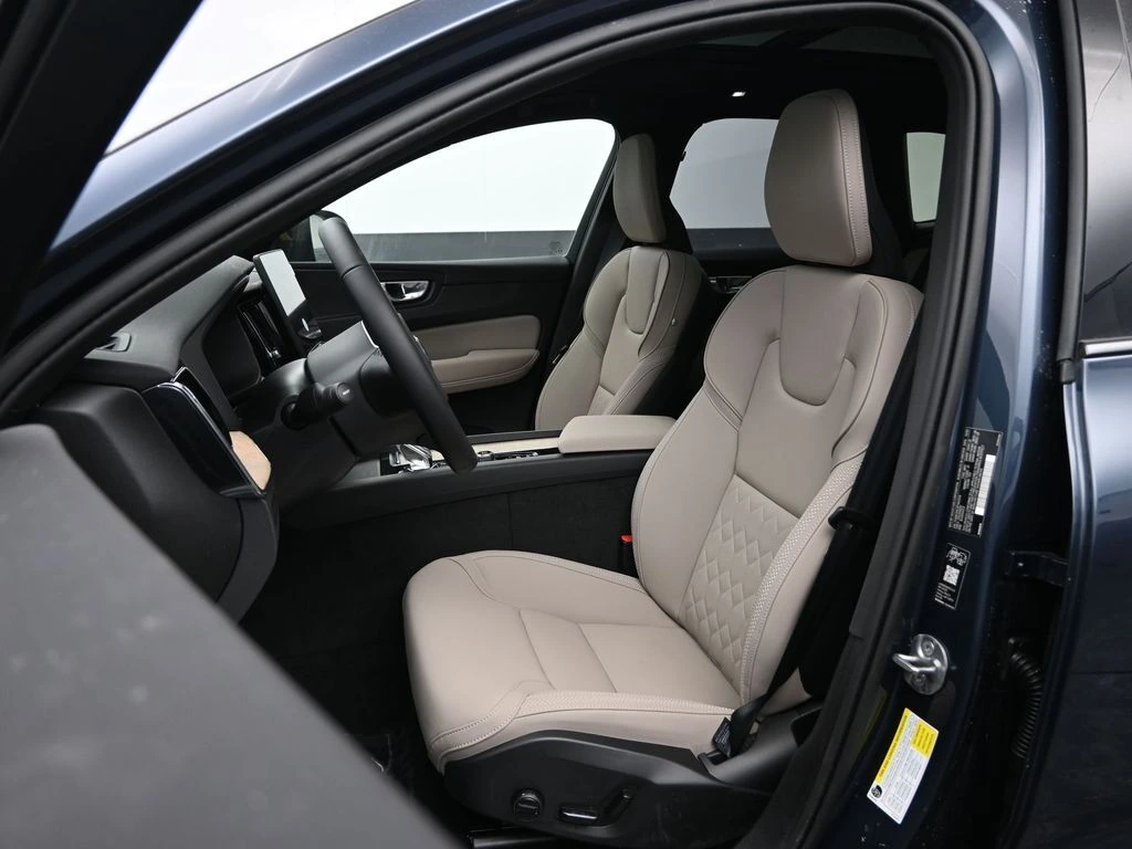 2026 Volvo - image 20
