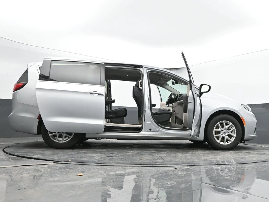 2024 Chrysler Pacifica Touring L - Photo 76