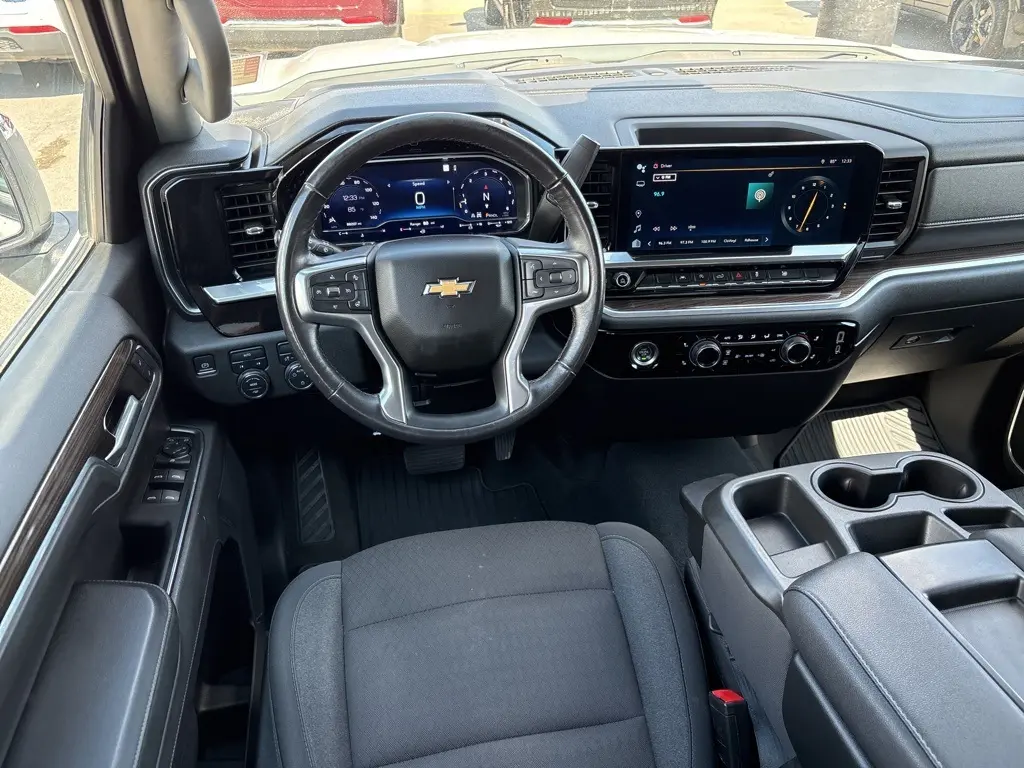 2023 Chevrolet Silverado 1500 LT1 photo 12