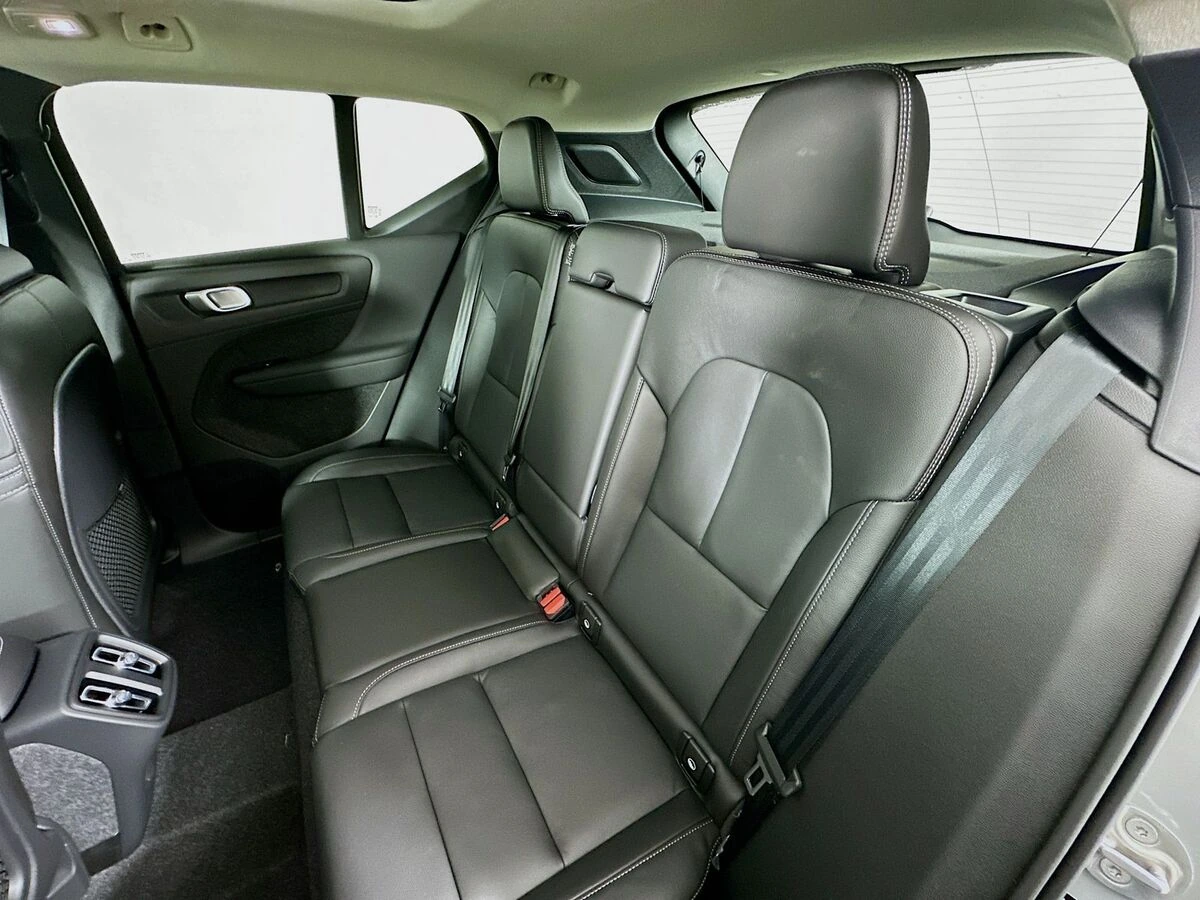 2026 Volvo XC40 Plus - Photo 37