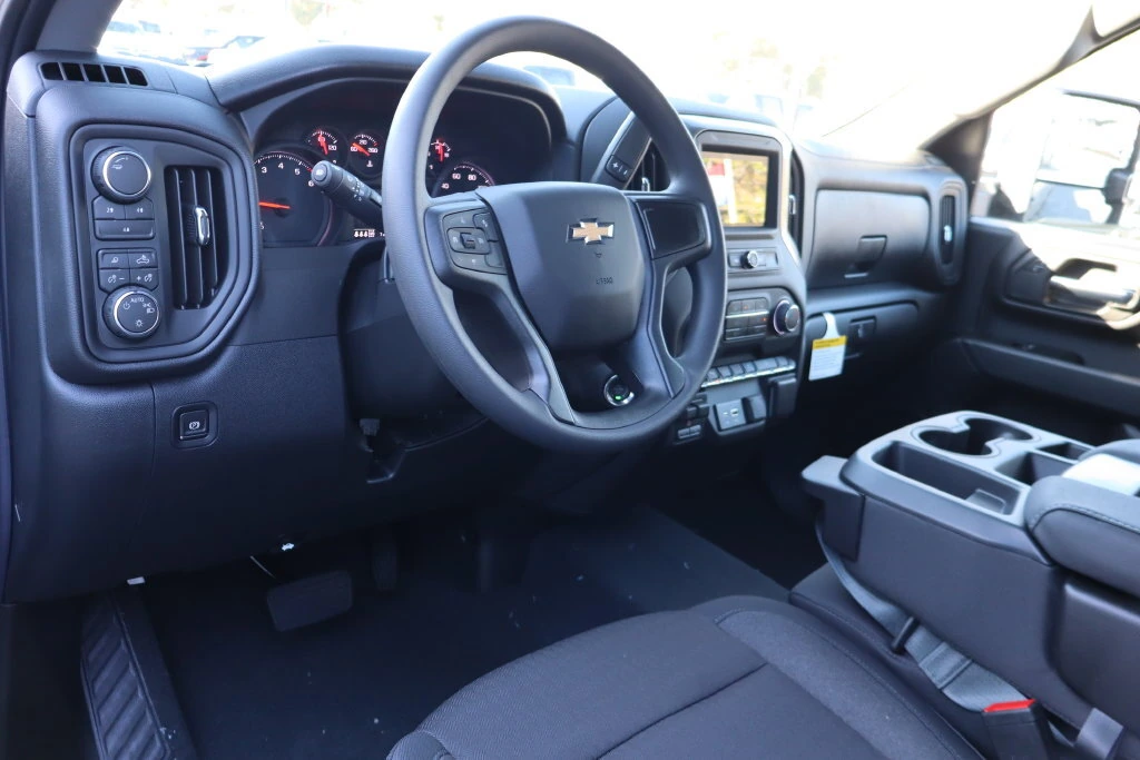 2026 Chevrolet Silverado 2500 HD Custom - Photo 6